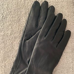 Soia and Kyo Women’s Leather Gloves Brand New